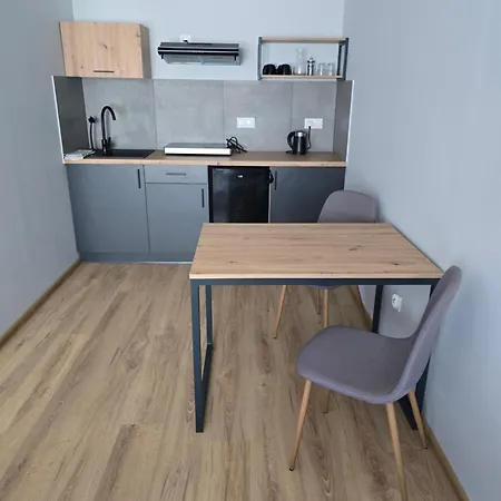 Cobby Aparthotel Mrowino