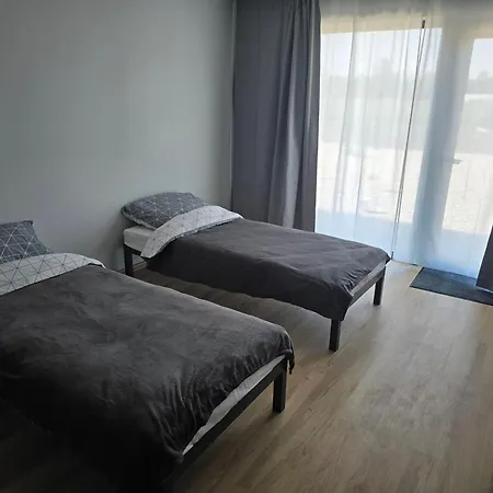 Cobby Aparthotel Mrowino