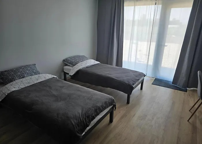 Cobby Aparthotel Mrowino